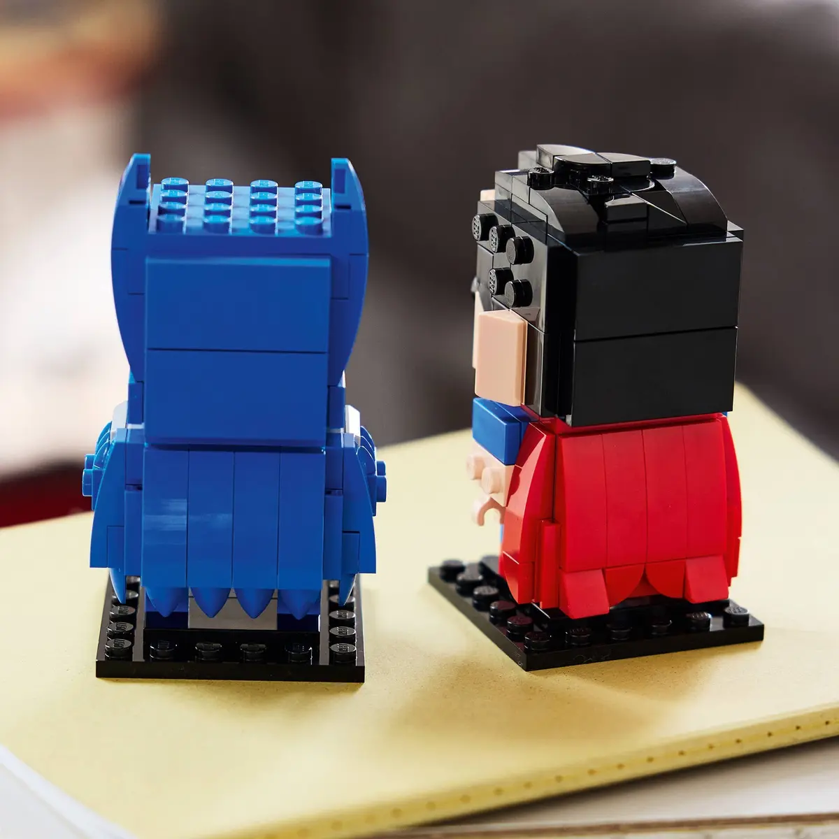 LEGO BrickHeadz 40859 Golden Age Superman and Batman set, image 13