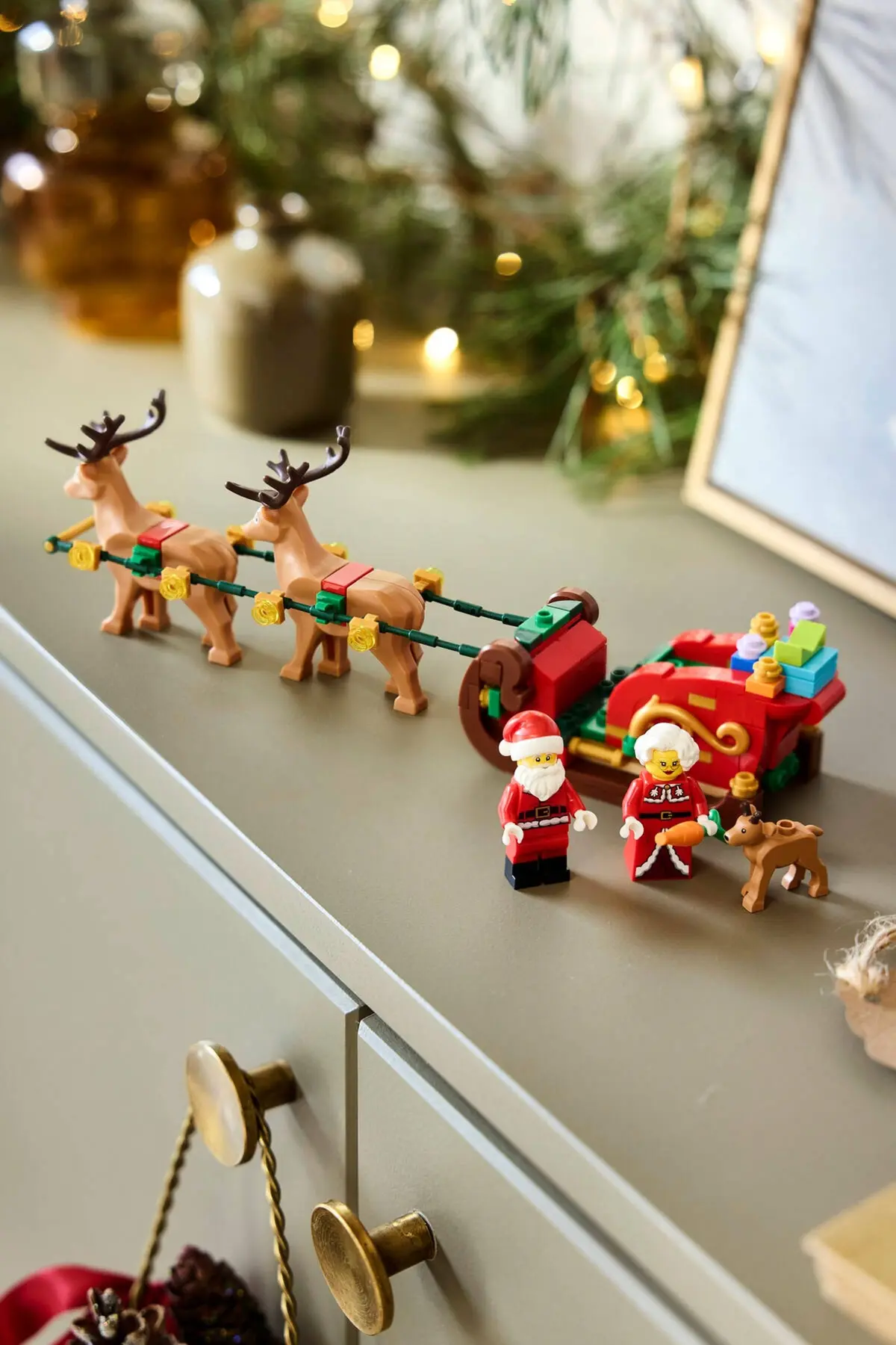 LEGO Seasonal 40866 Santa's Holiday Sleigh Adventure set, image 5