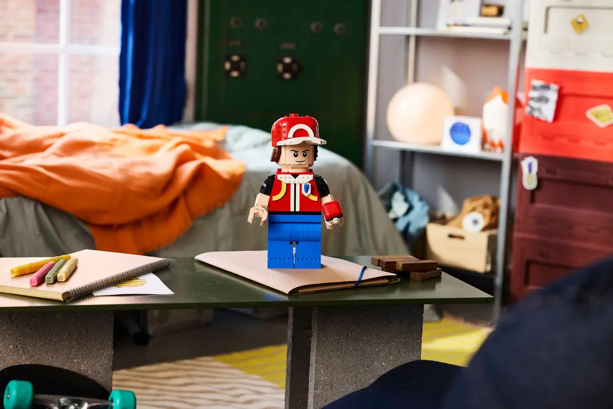 LEGO Pokémon 40868 Up-Scaled Red Minifigure set, image 9