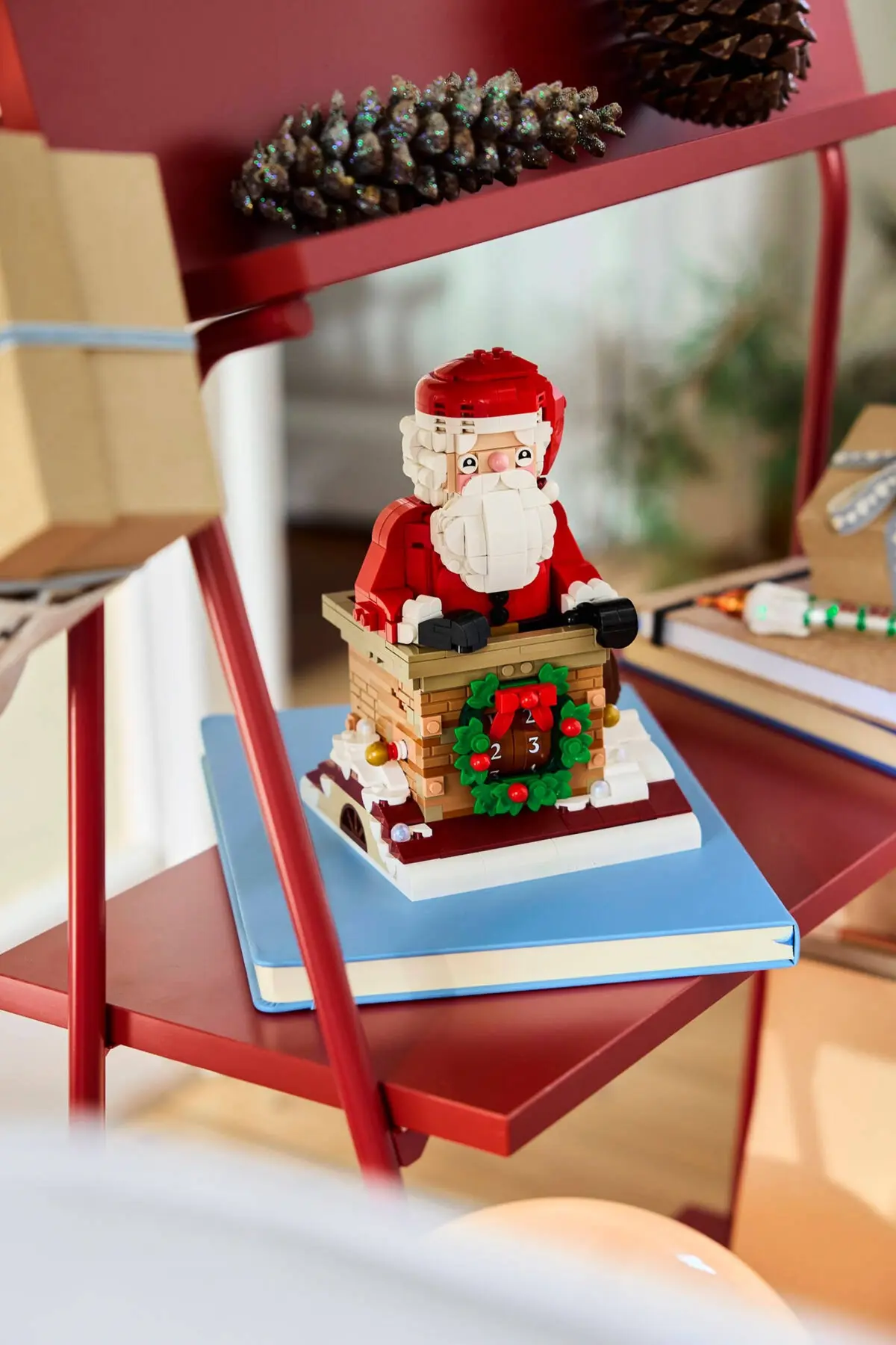 LEGO Seasonal 40874 Santa's Holiday Countdown set, image 7