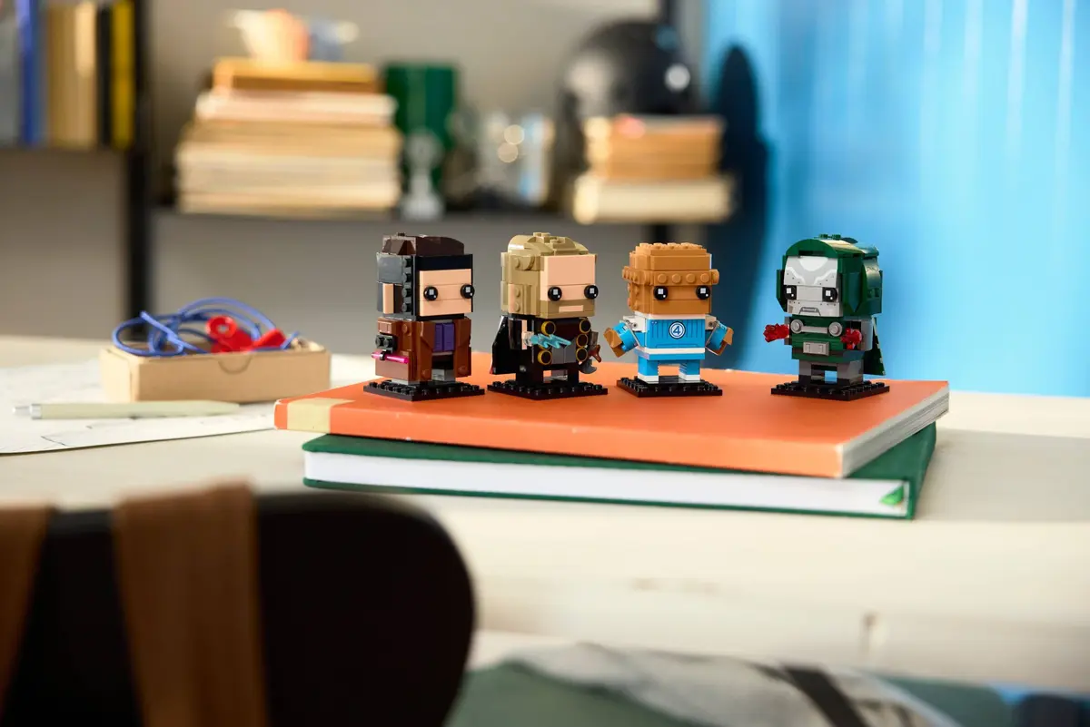 LEGO BrickHeadz 40880 Avengers: Doomsday Heroes & Villain set, image 9