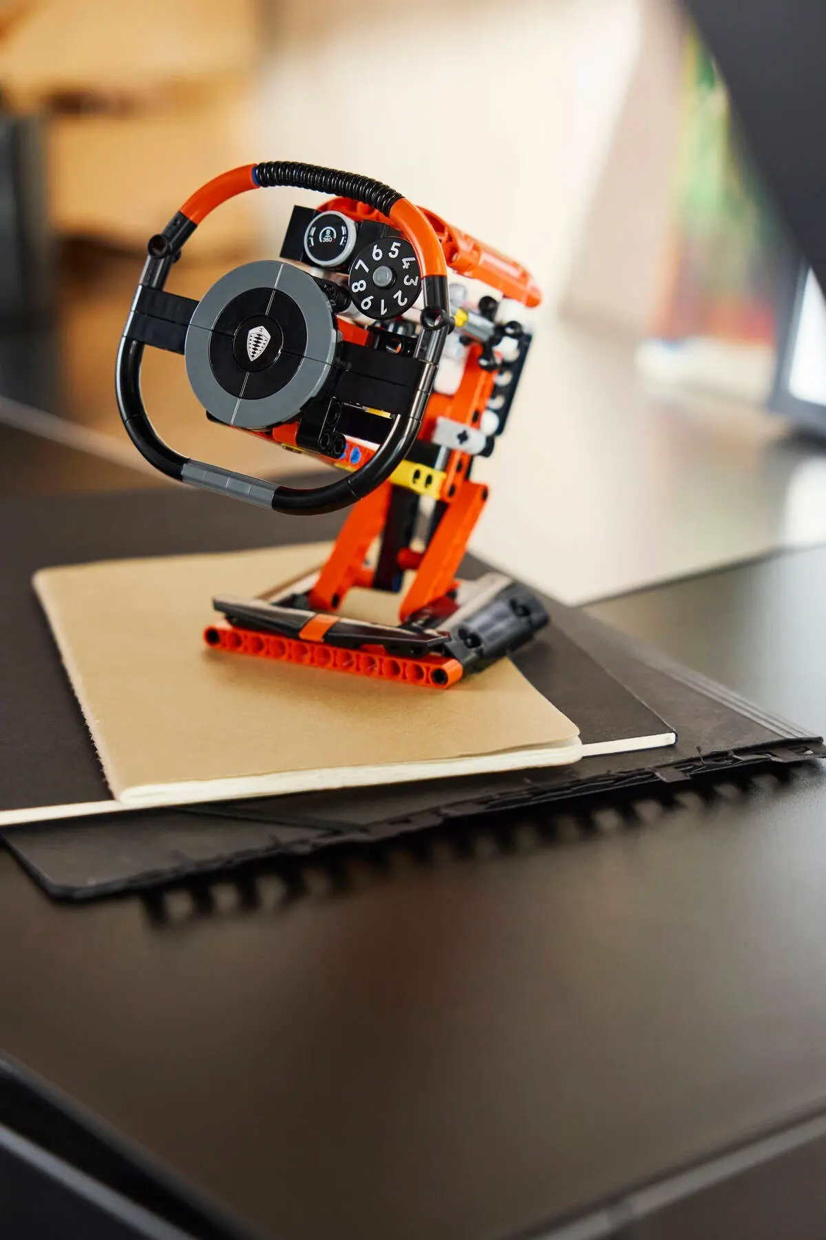 LEGO Technic 40894 Koenigsegg Sadair's Spear Steering Wheel set, image 6