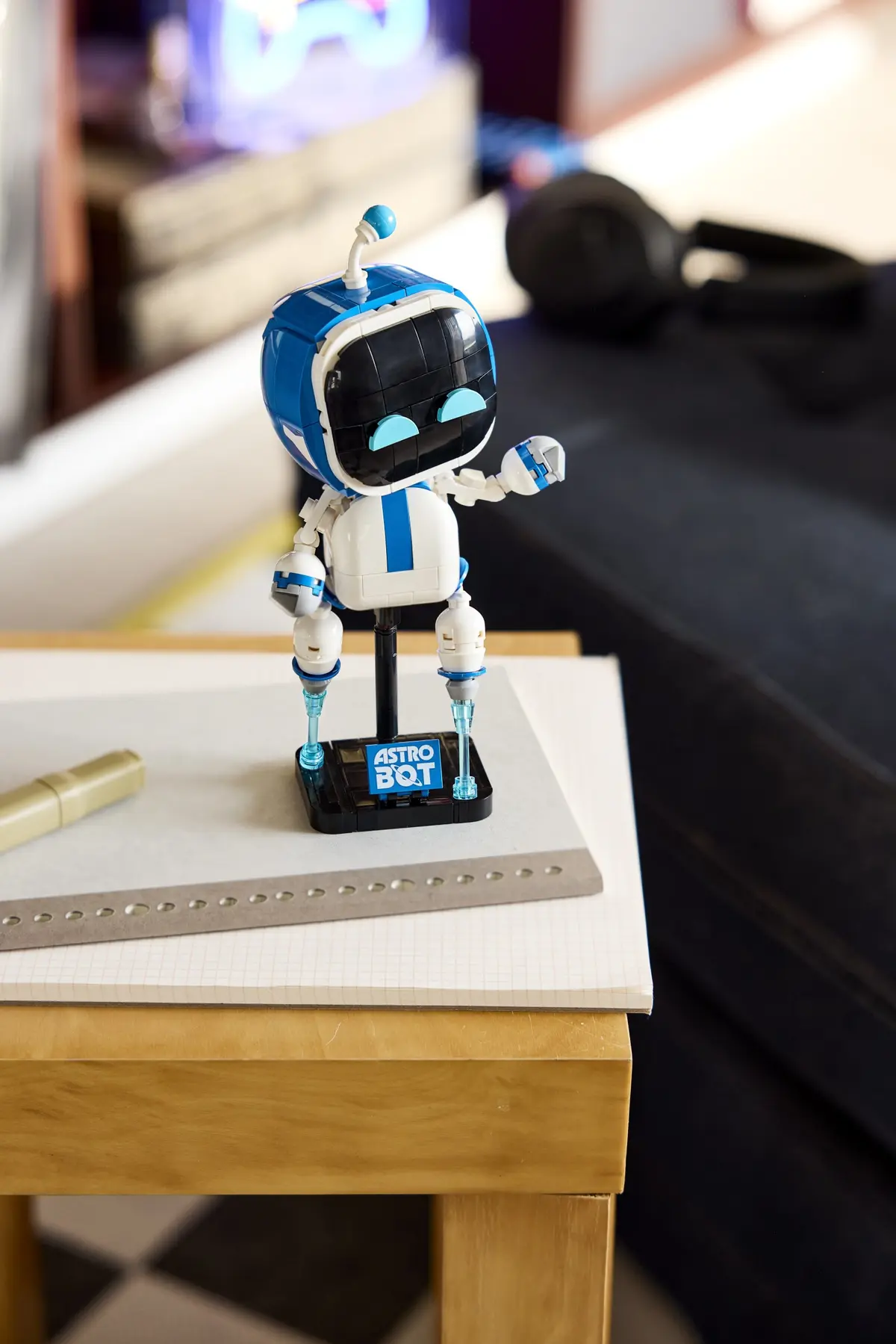 LEGO PlayStation 40899 Astro Bot set, image 3