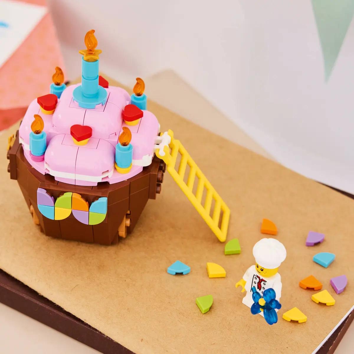 LEGO Seasonal 40905 Birthday Cupcake set, image 5