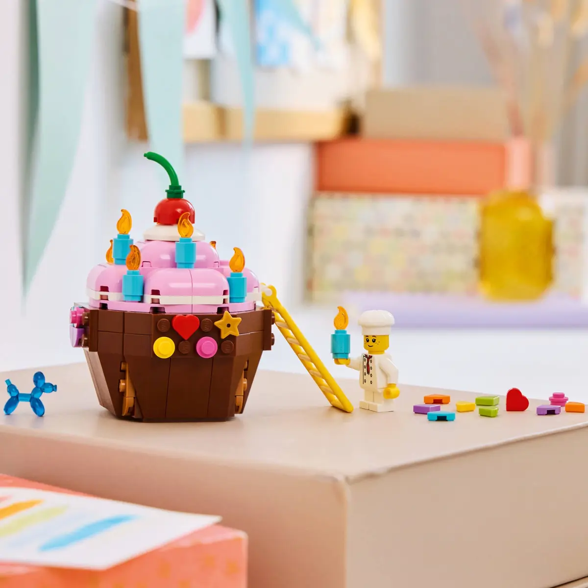 LEGO Seasonal 40905 Birthday Cupcake set, image 6