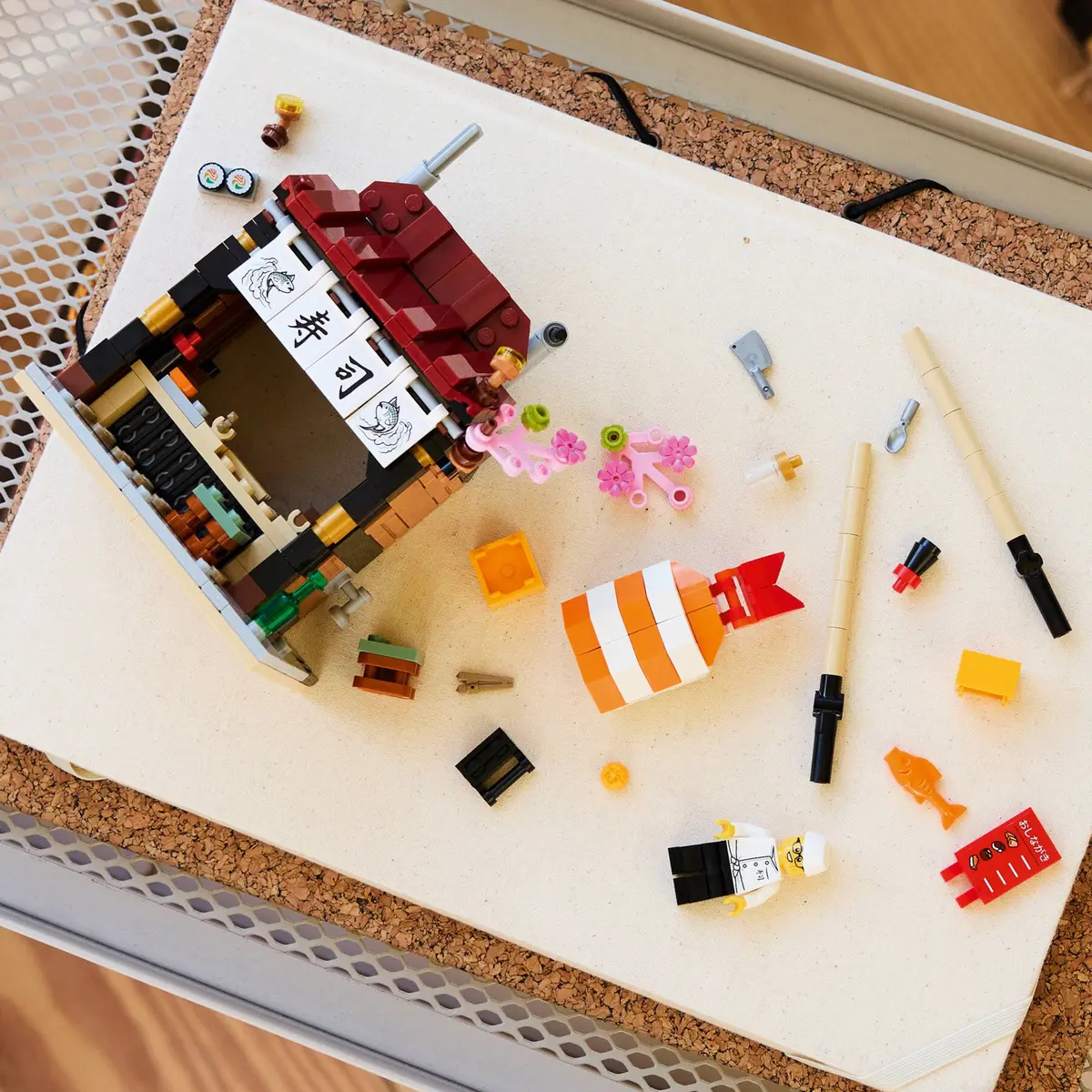 LEGO Promotional 40906 Restaurants of the World: Japan set, image 4