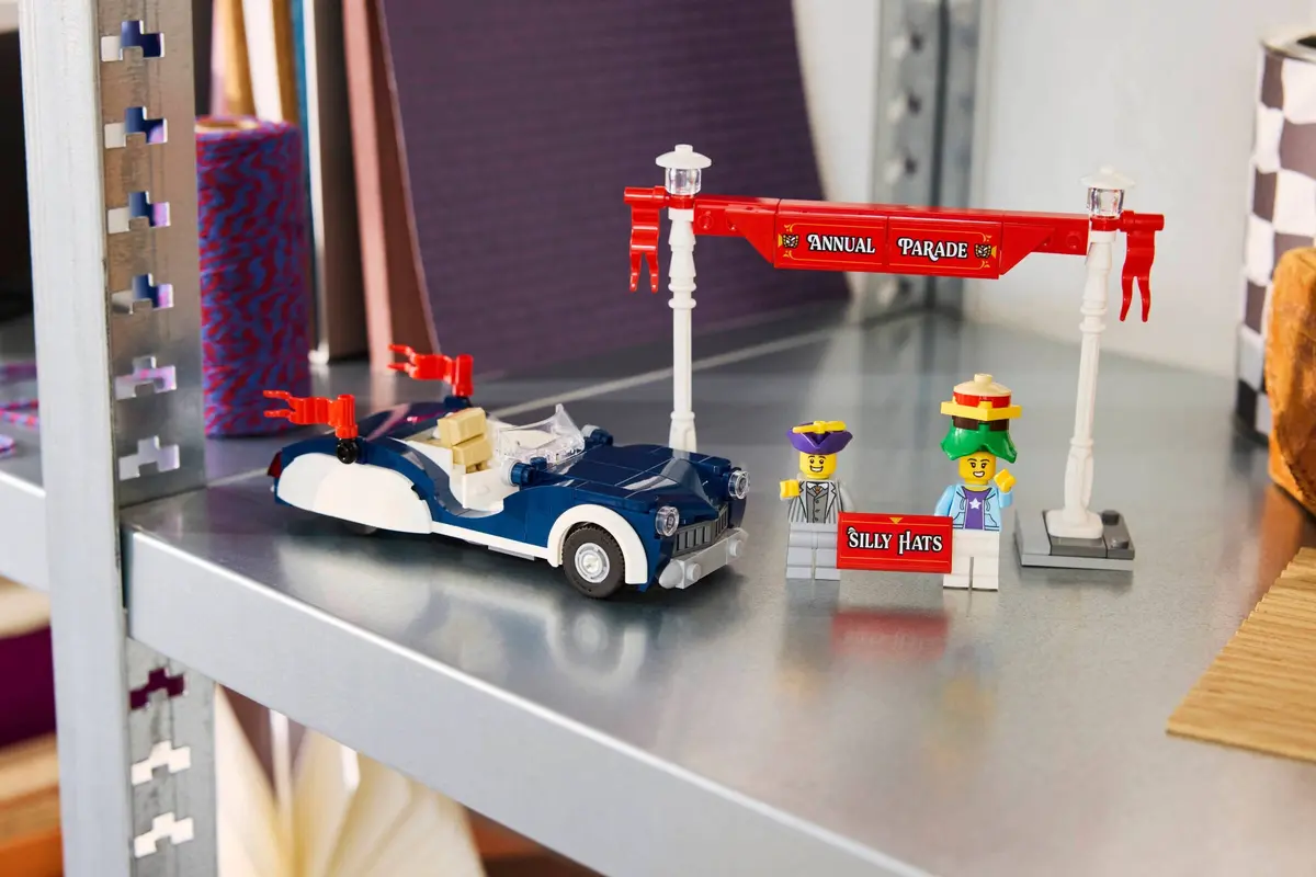 LEGO Icons 40913 Vintage Parade Car set, image 6
