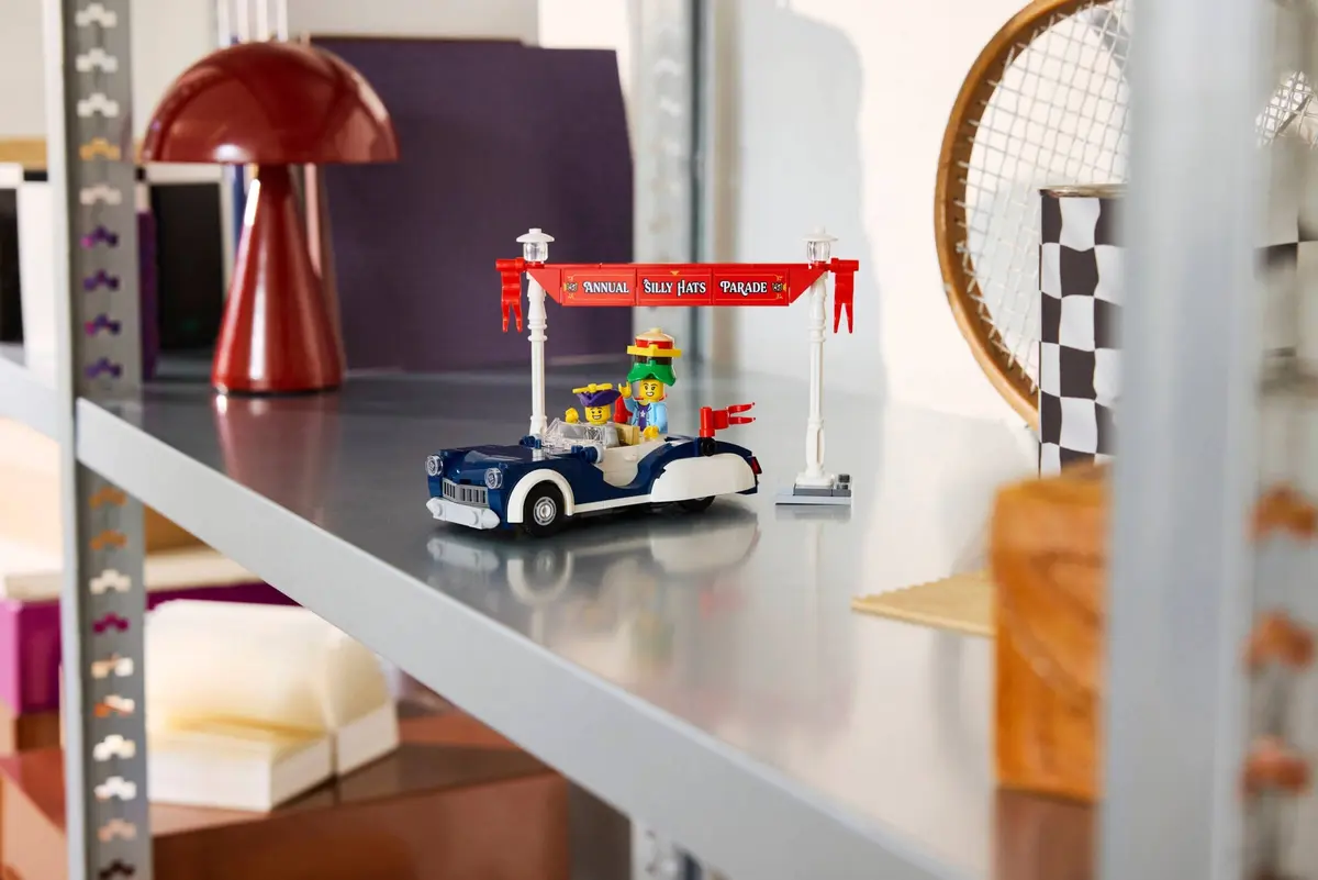 LEGO Icons 40913 Vintage Parade Car set, image 7
