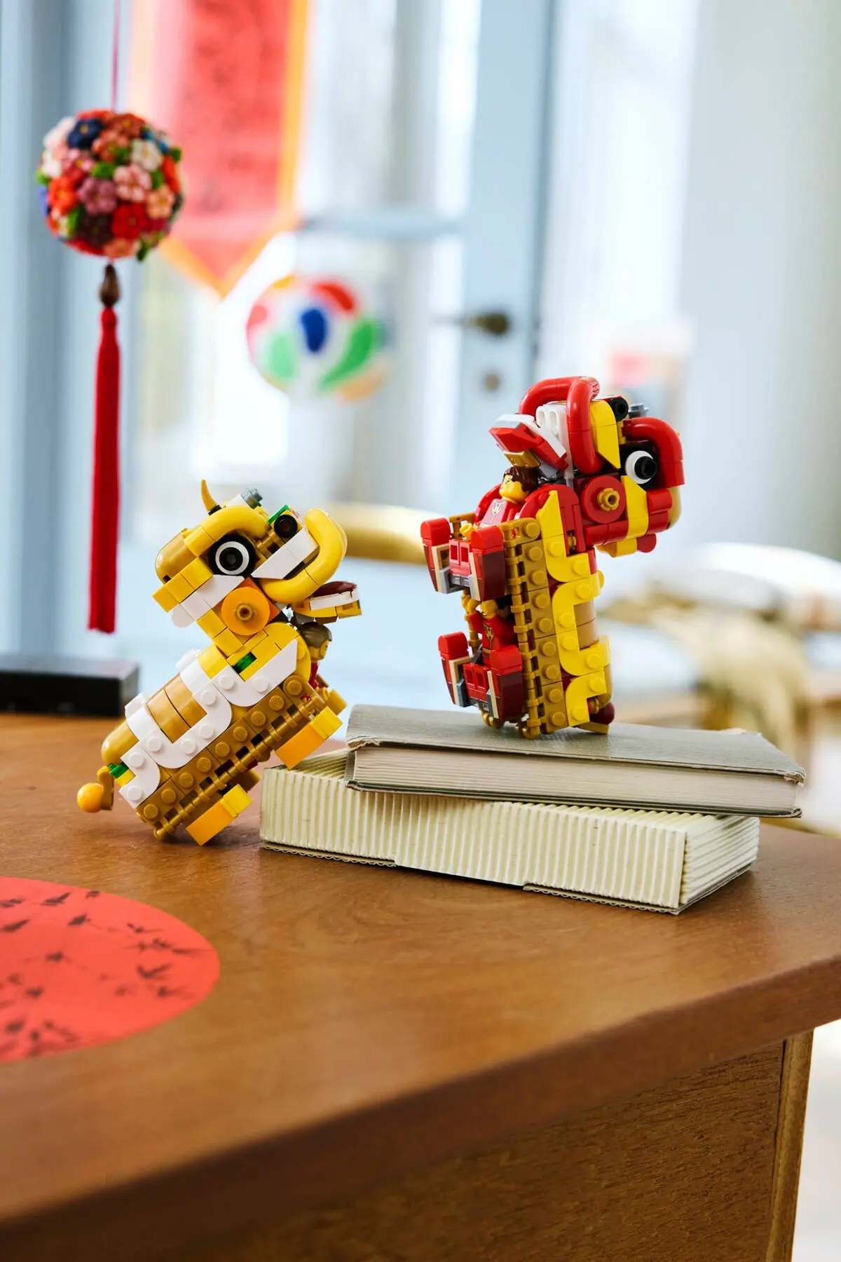 LEGO Seasonal 40915 Lion Dance set, image 5