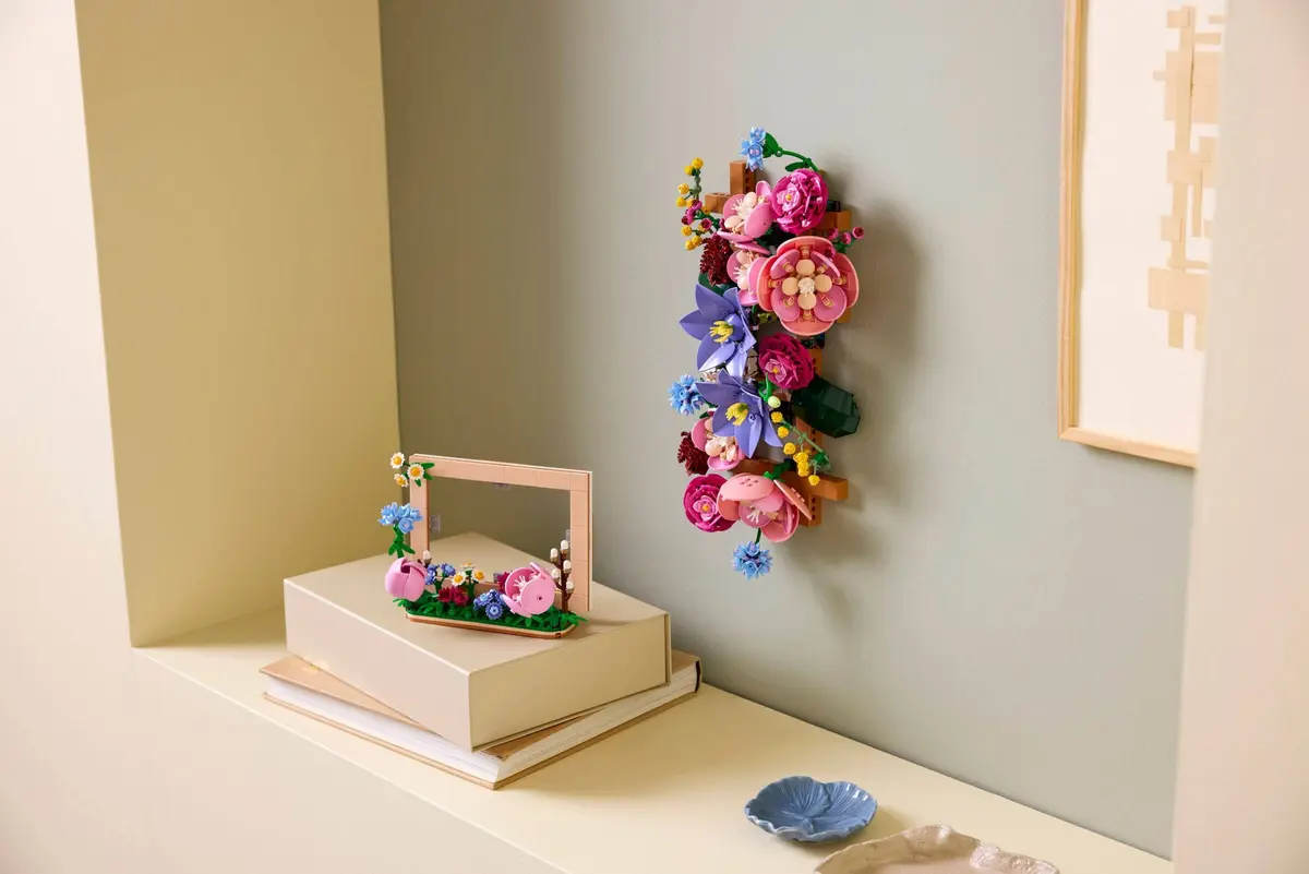 LEGO Botanicals 40916 Floral Picture Frame set, image 2