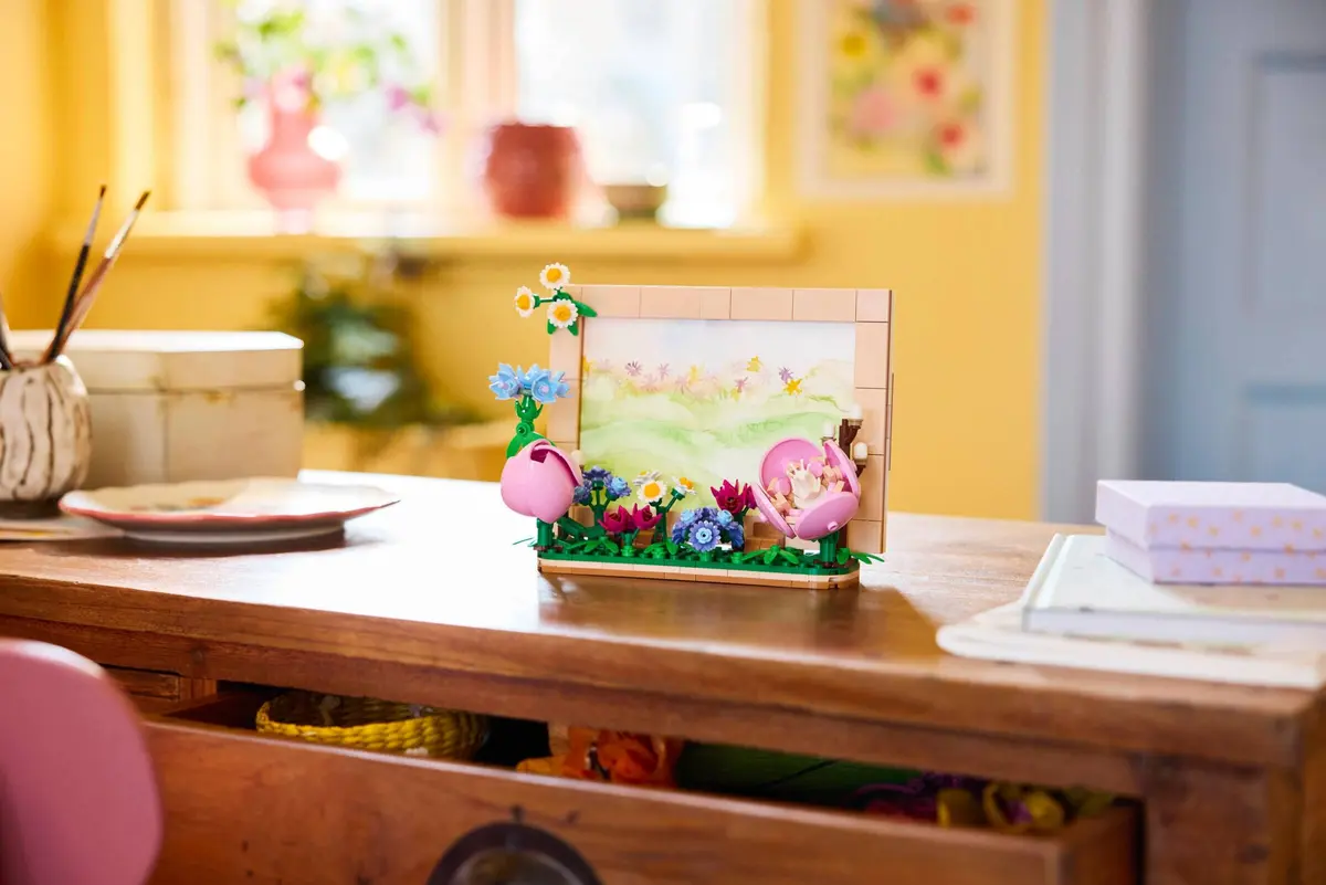 LEGO Botanicals 40916 Floral Picture Frame set, image 6