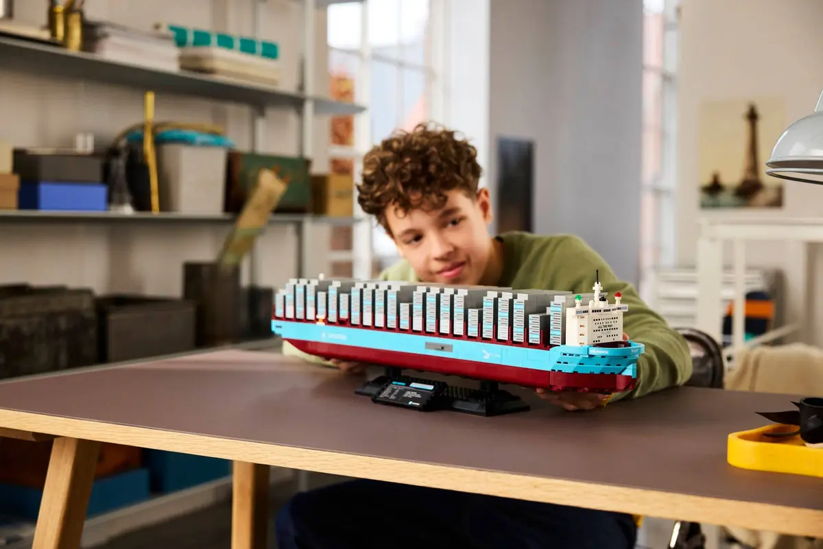 LEGO Miscellaneous 40955 Maersk Dual-Fuel Container Vessel set, image 5