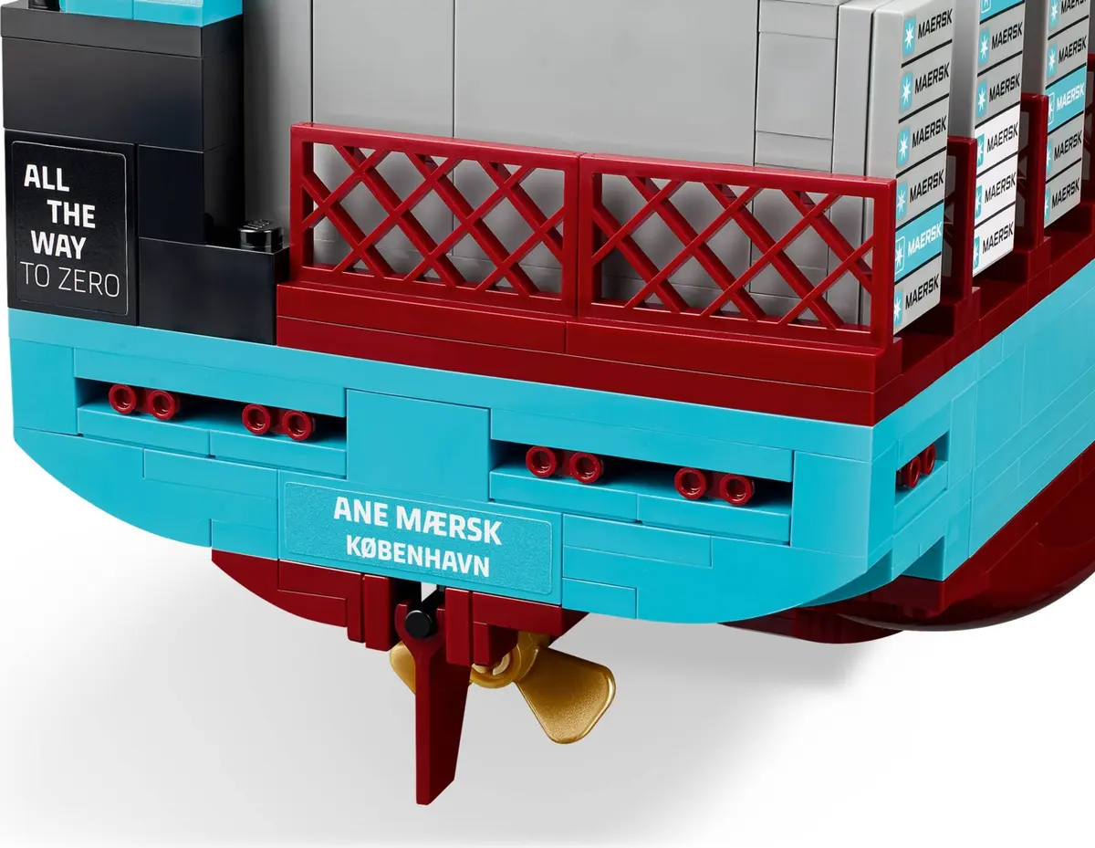 LEGO Miscellaneous 40955 Maersk Dual-Fuel Container Vessel set, image 17