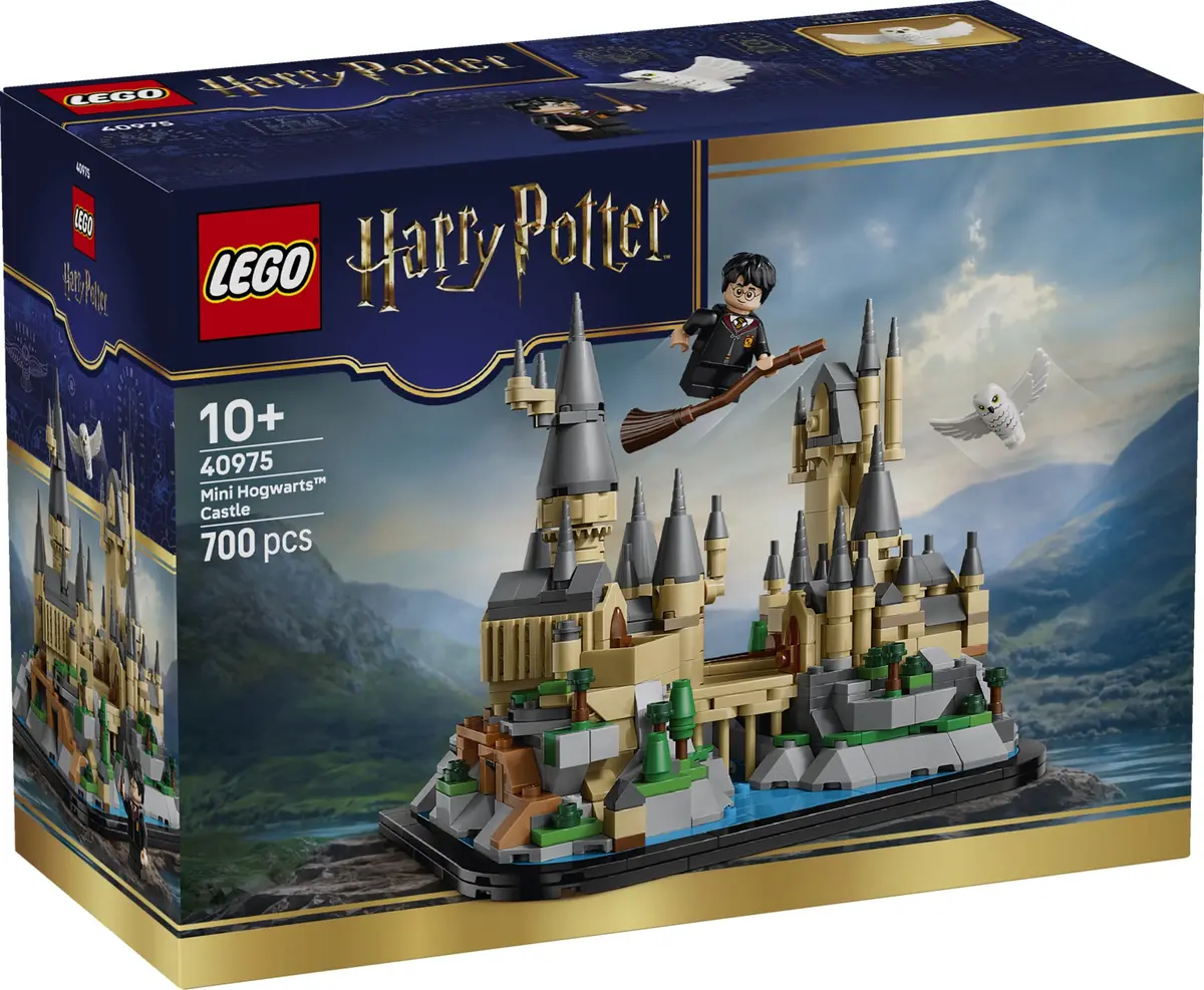 LEGO Harry Potter 40975 Mini Hogwarts Castle set, image 2