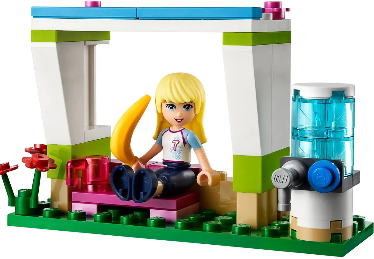 LEGO Friends 41011 Stephanie's Soccer Practice set, image 4