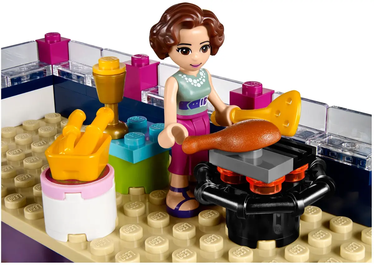 LEGO Friends 41095 Emma's House set, image 9