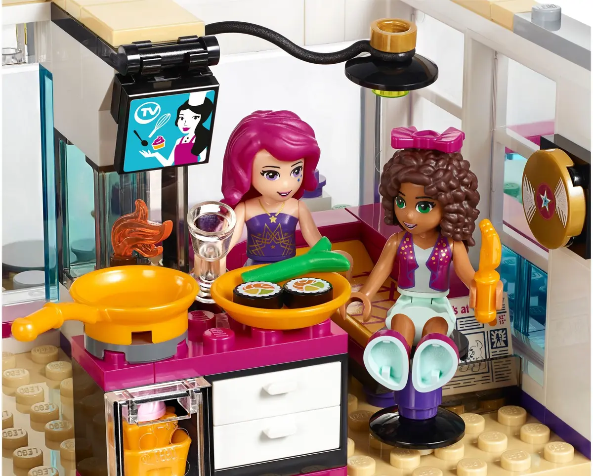 LEGO Friends 41135 Livi's Pop Star House set, image 5