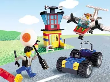 LEGO Creator 4117 Fantastic Flyers and Cool Cars set