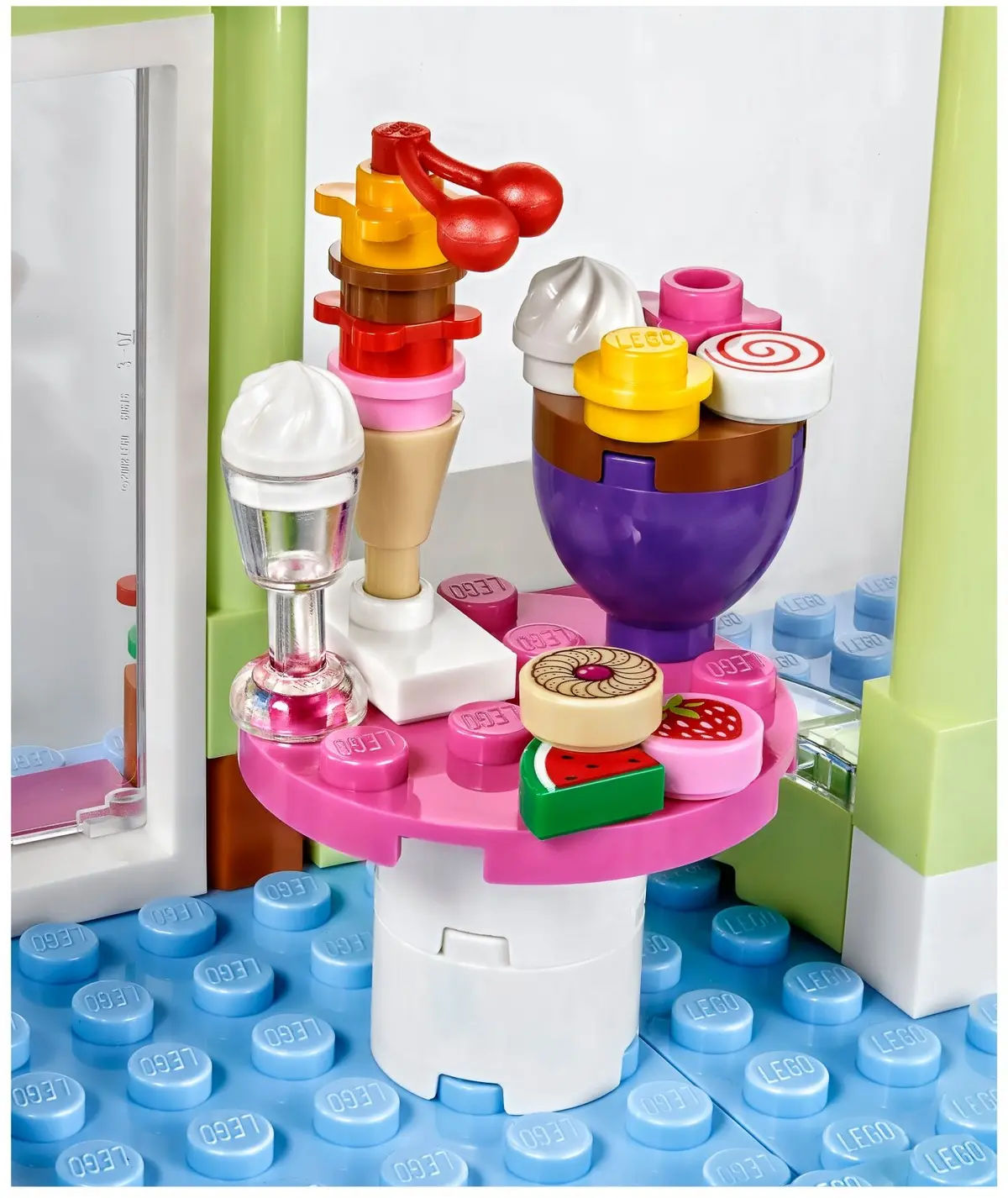LEGO Friends 41320 Heartlake Frozen Yogurt Shop set, image 8