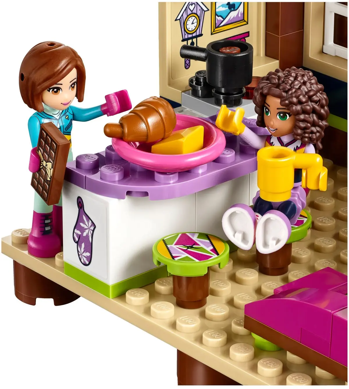 LEGO Friends 41323 Snow Resort Chalet set, image 10