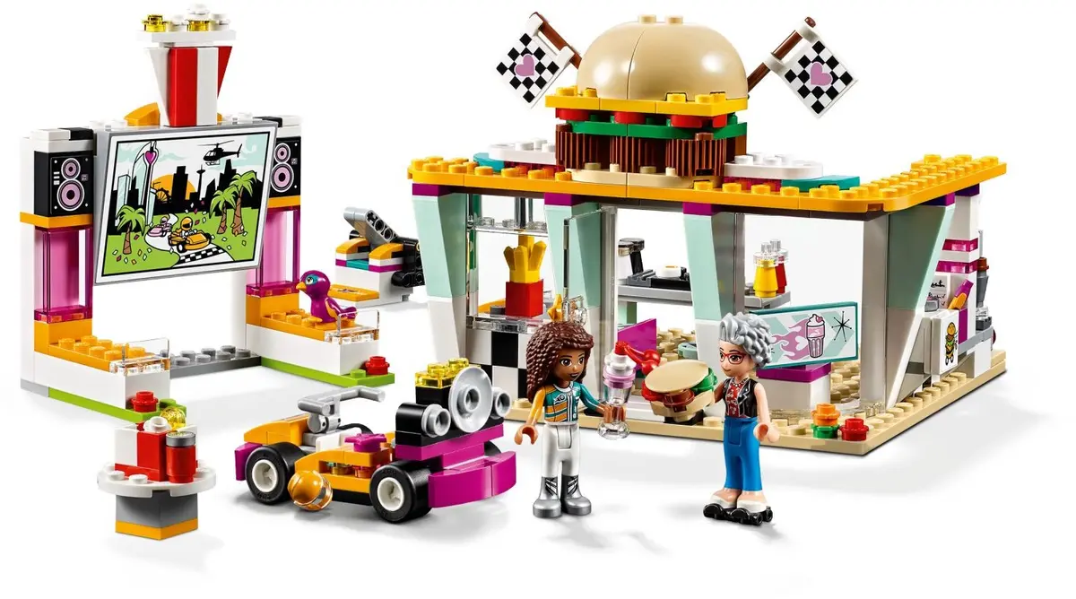 LEGO Friends 41349 Drifting Diner set, image 3