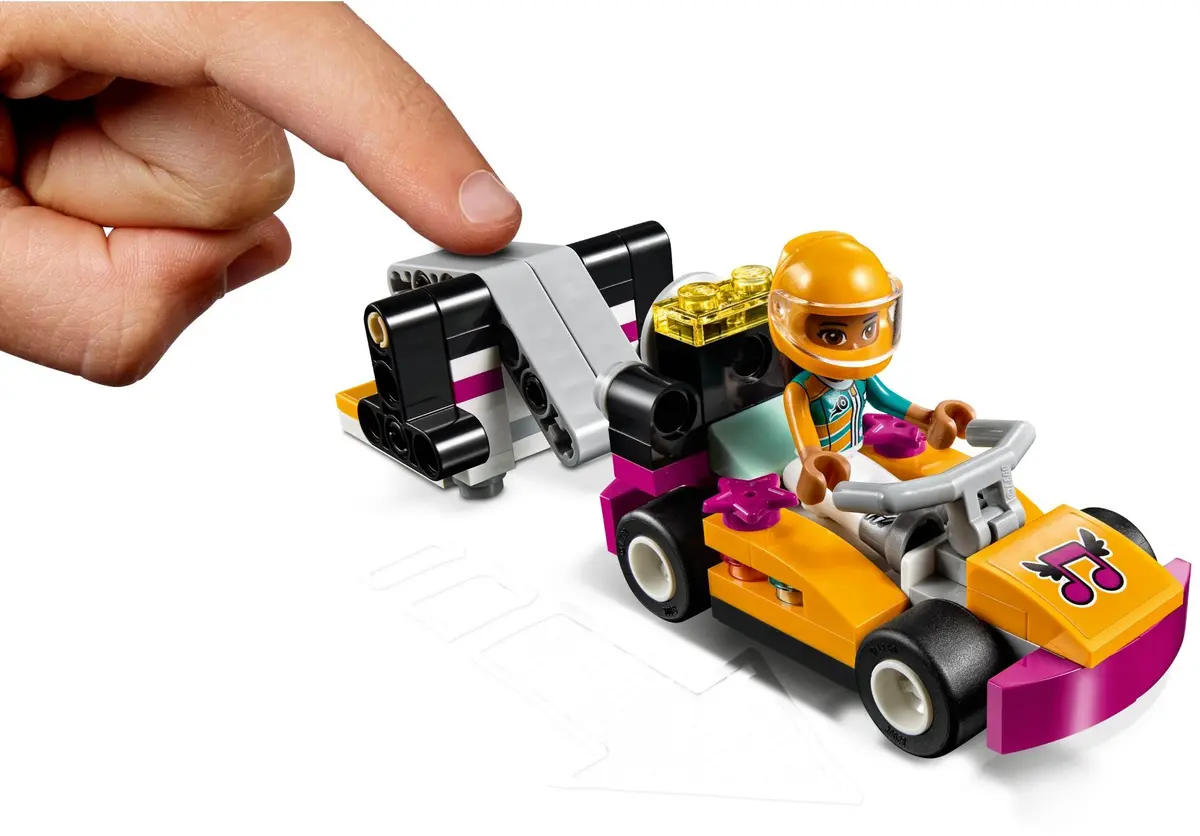 LEGO Friends 41349 Drifting Diner set, image 4