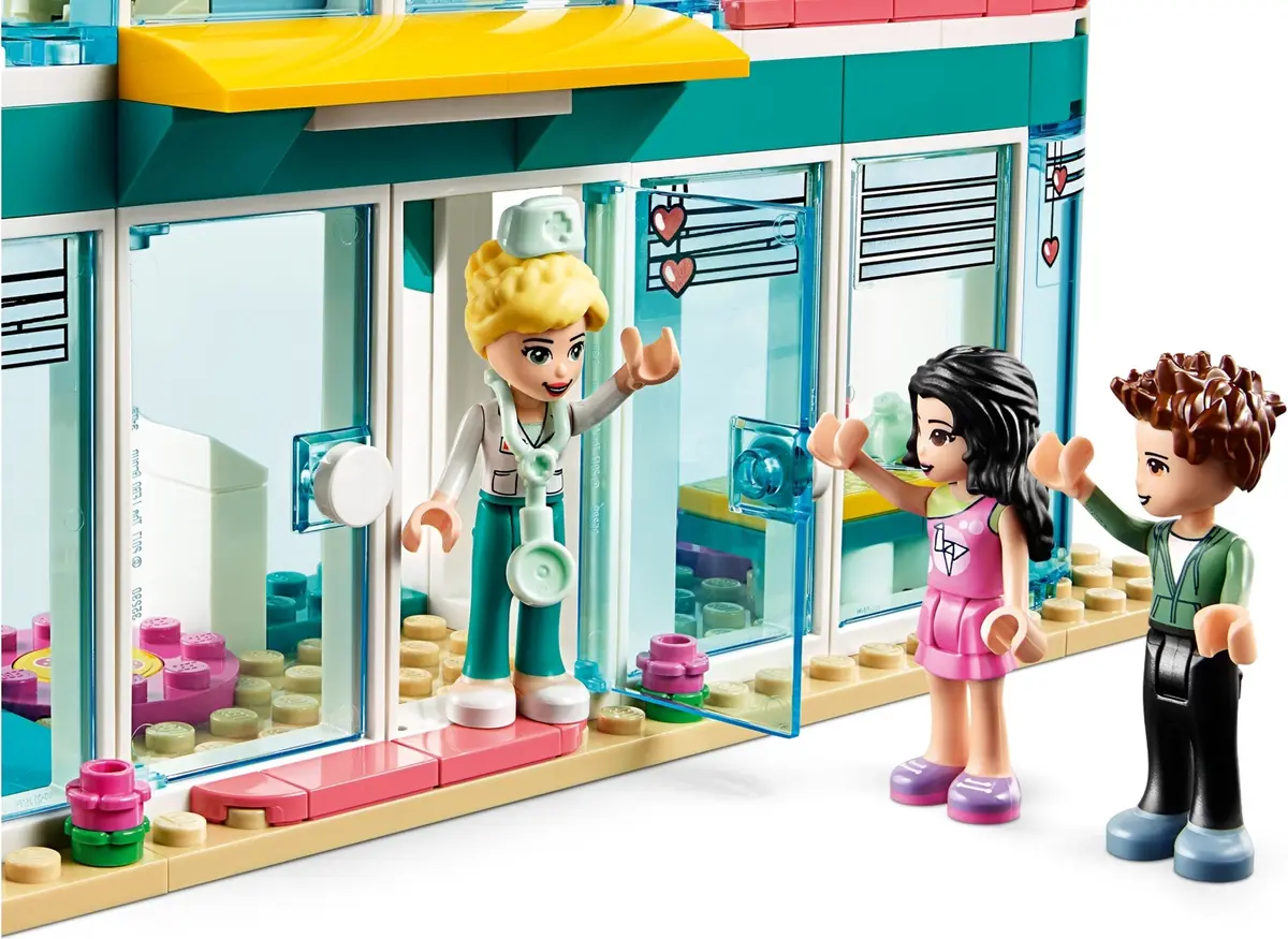 LEGO Friends 41394 Heartlake City Hospital set, image 5
