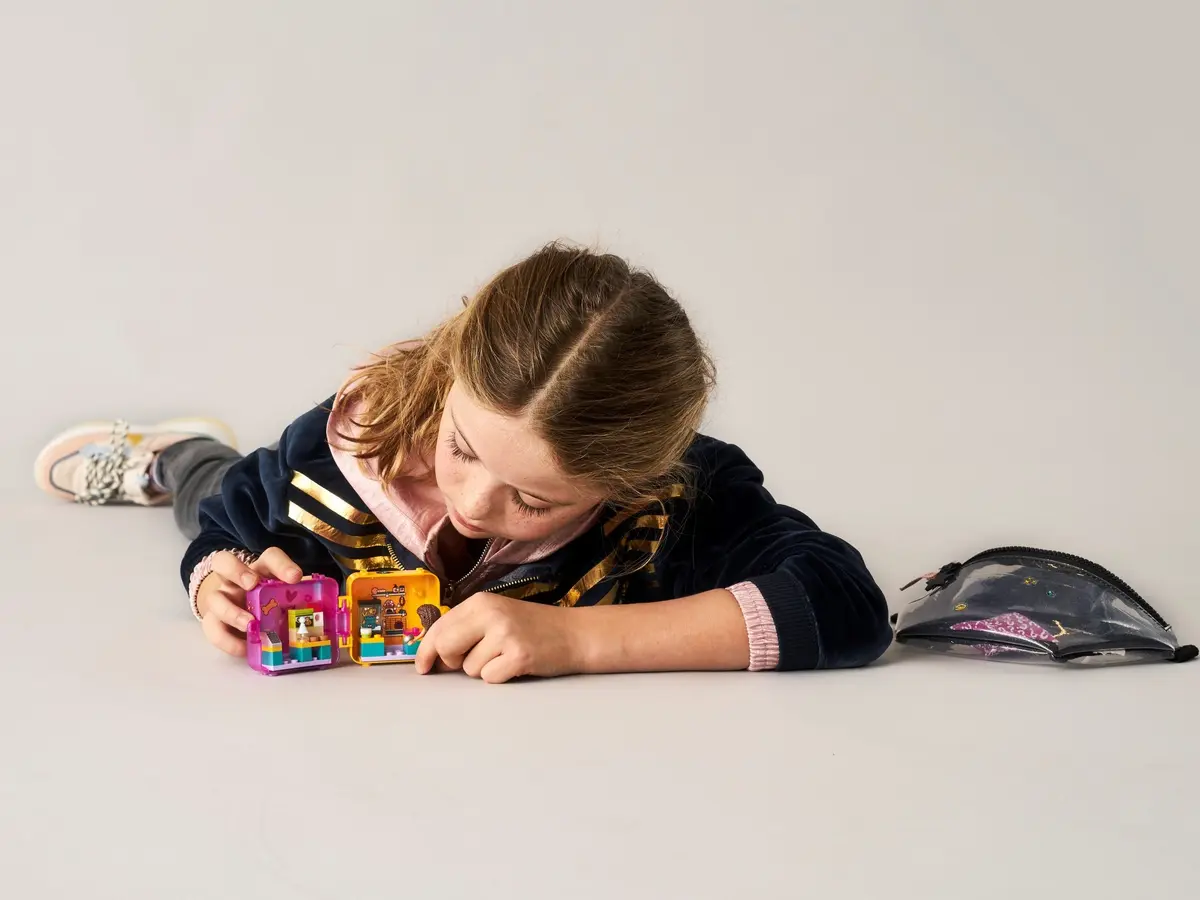 LEGO Friends 41405 Andrea's Shopping Play Cube set, image 7