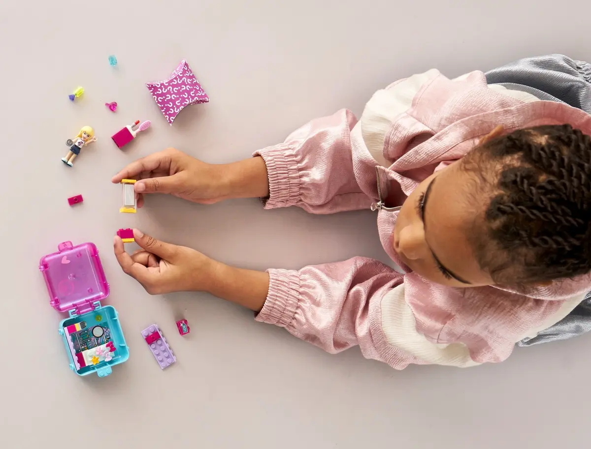 LEGO Friends 41406 Stephanie's Shopping Play Cube set, image 5