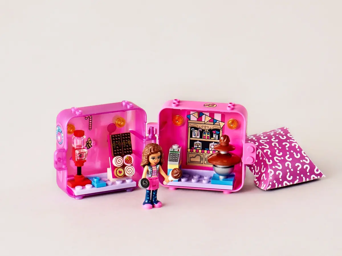 LEGO Friends 41407 Olivia's Shopping Play Cube set, image 7