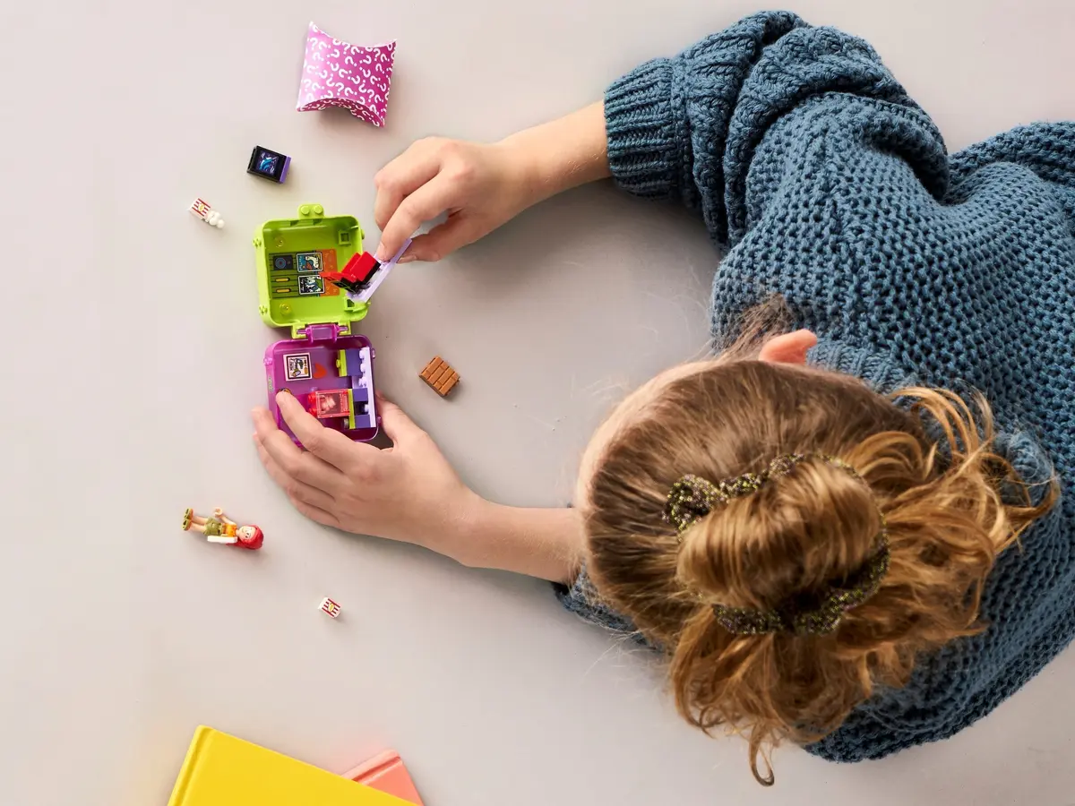 LEGO Friends 41408 Mia's Shopping Play Cube set, image 5