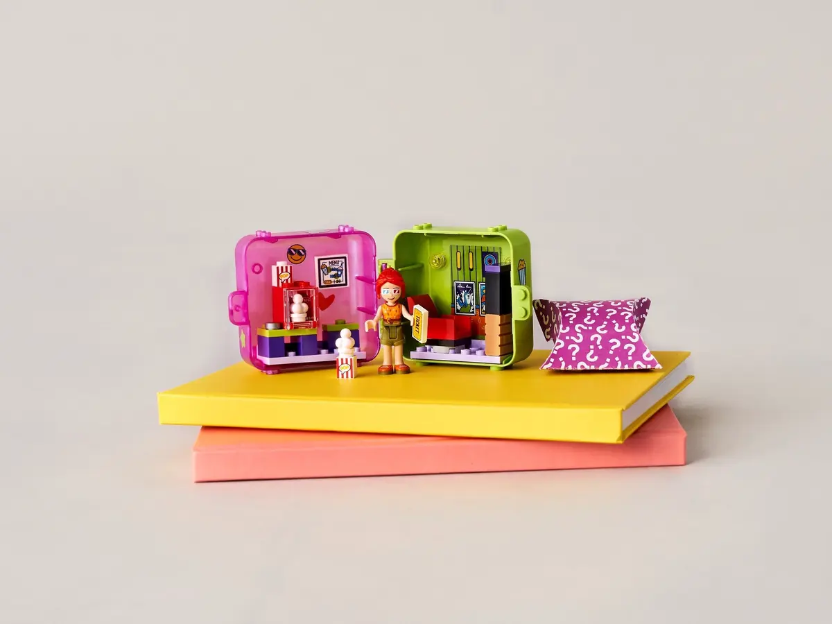 LEGO Friends 41408 Mia's Shopping Play Cube set, image 8
