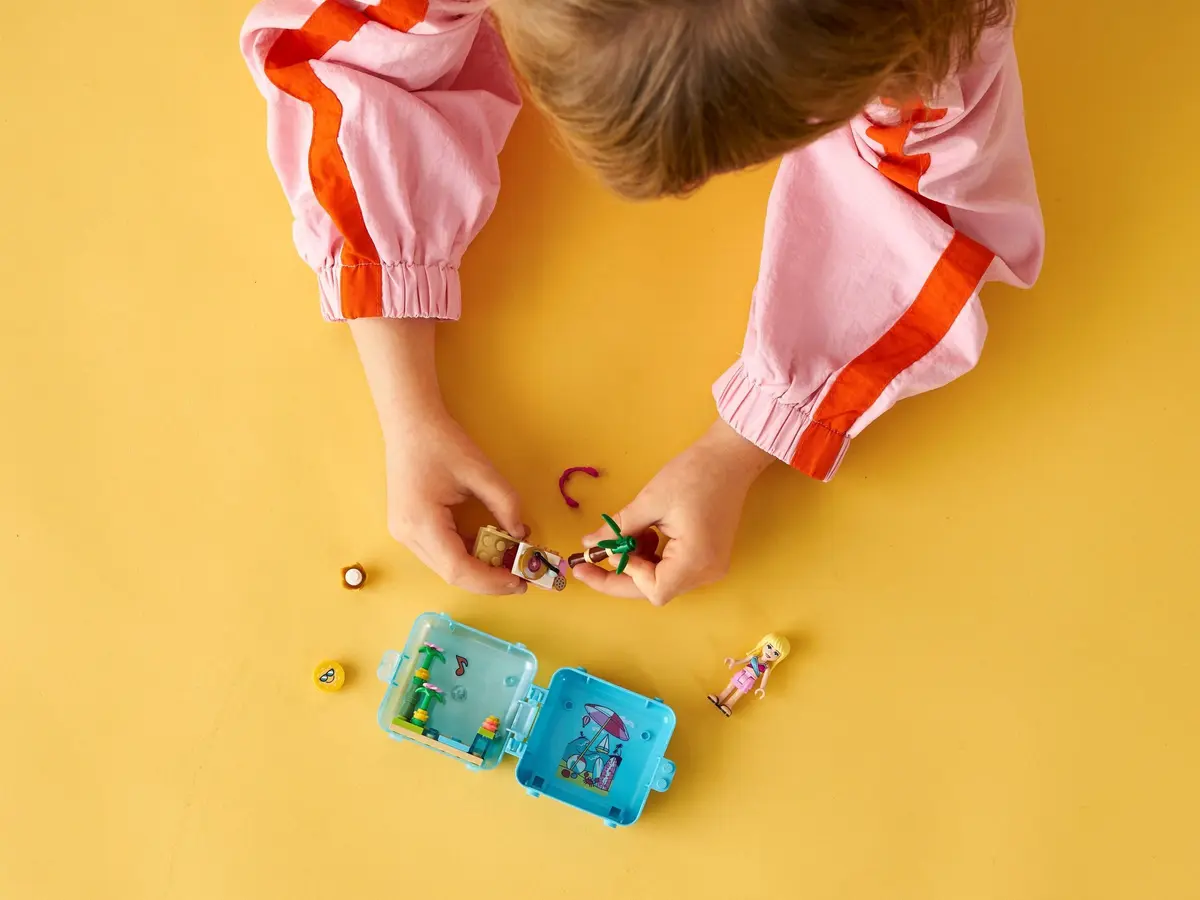LEGO Friends 41411 Stephanie's Summer Play Cube set, image 6