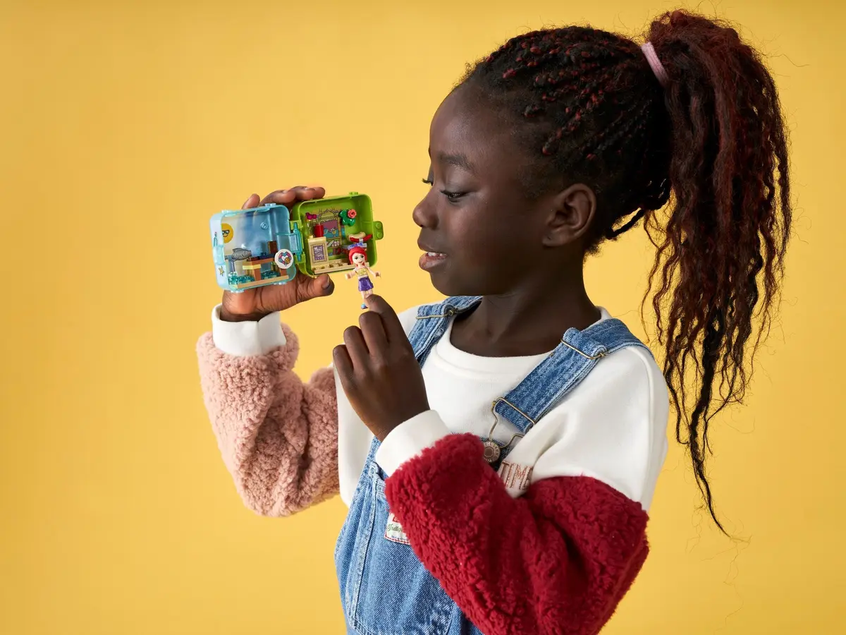 LEGO Friends 41413 Mia's Summer Play Cube set, image 7