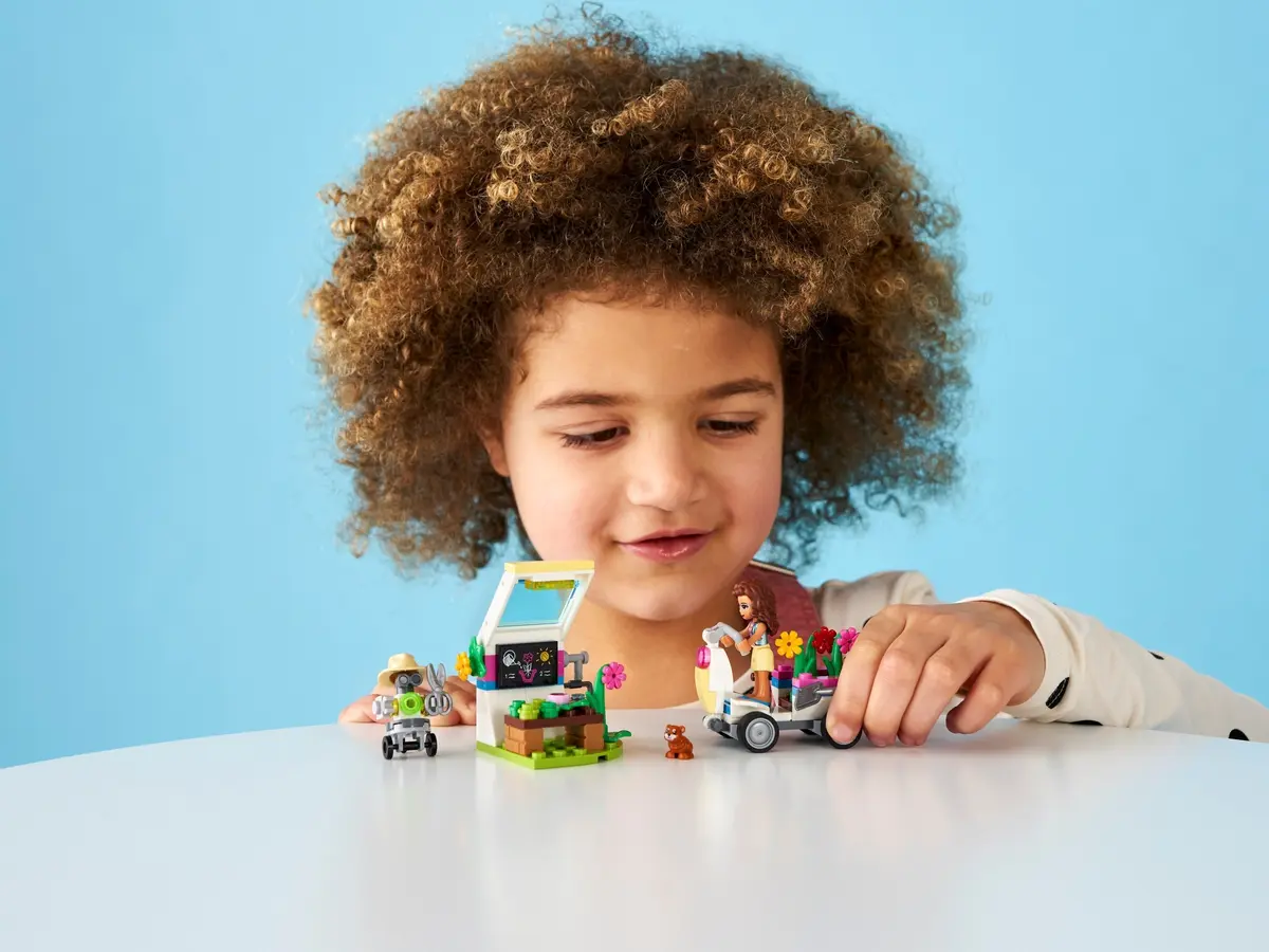 LEGO Friends 41425 Olivia's Flower Garden set, image 12