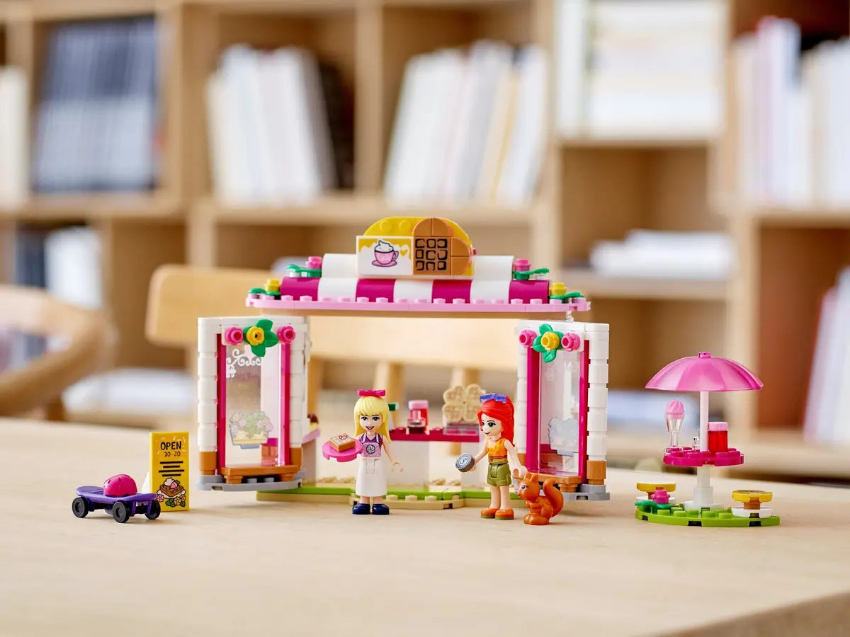 LEGO Friends 41426 Heartlake City Park Café set, image 10