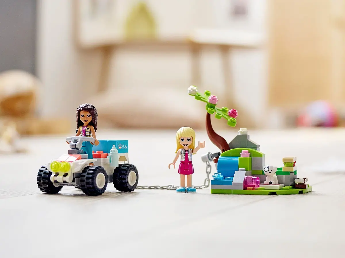 LEGO Friends 41442 Vet Clinic Rescue Buggy set, image 3