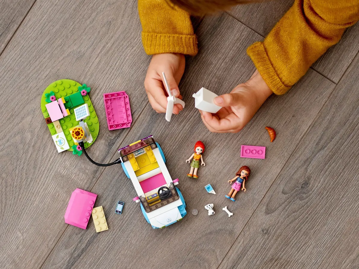 LEGO Friends 41443 Olivia's Electric Car set, image 12