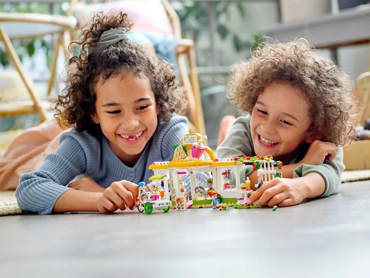 LEGO Friends 41444 Heartlake City Organic Cafe set, image 6