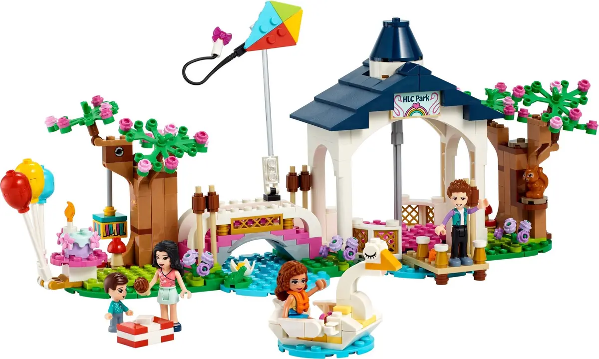 LEGO Friends 41447 Heartlake City Park set