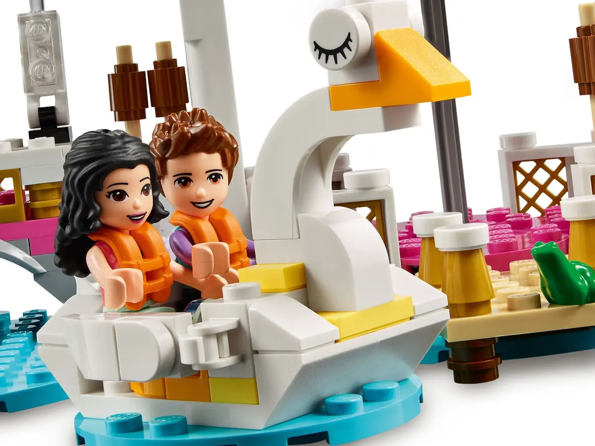 LEGO Friends 41447 Heartlake City Park set, image 9