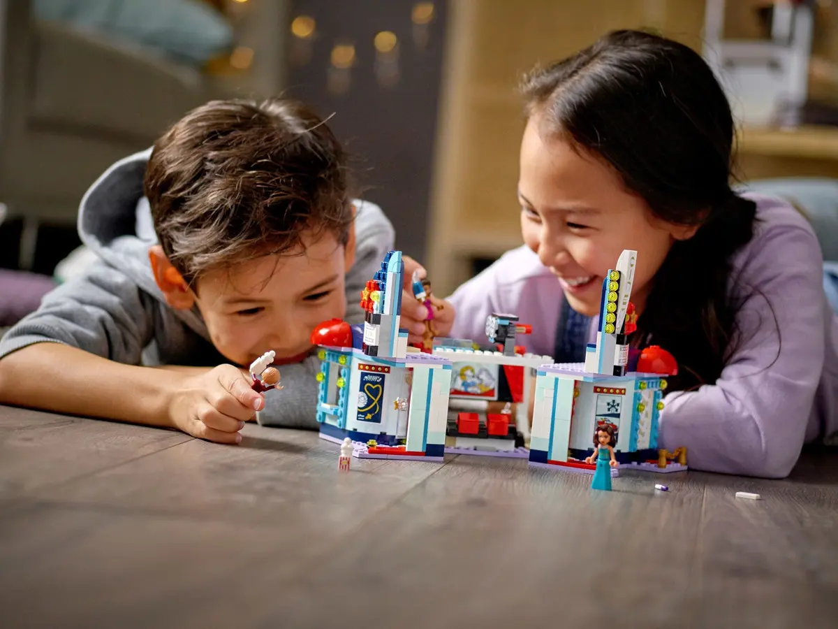 LEGO Friends 41448 Heartlake City Movie Theatre set, image 9
