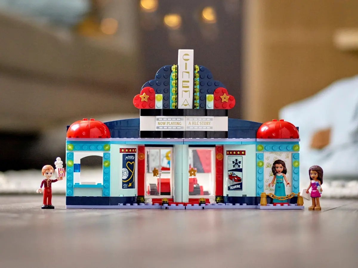 LEGO Friends 41448 Heartlake City Movie Theatre set, image 10