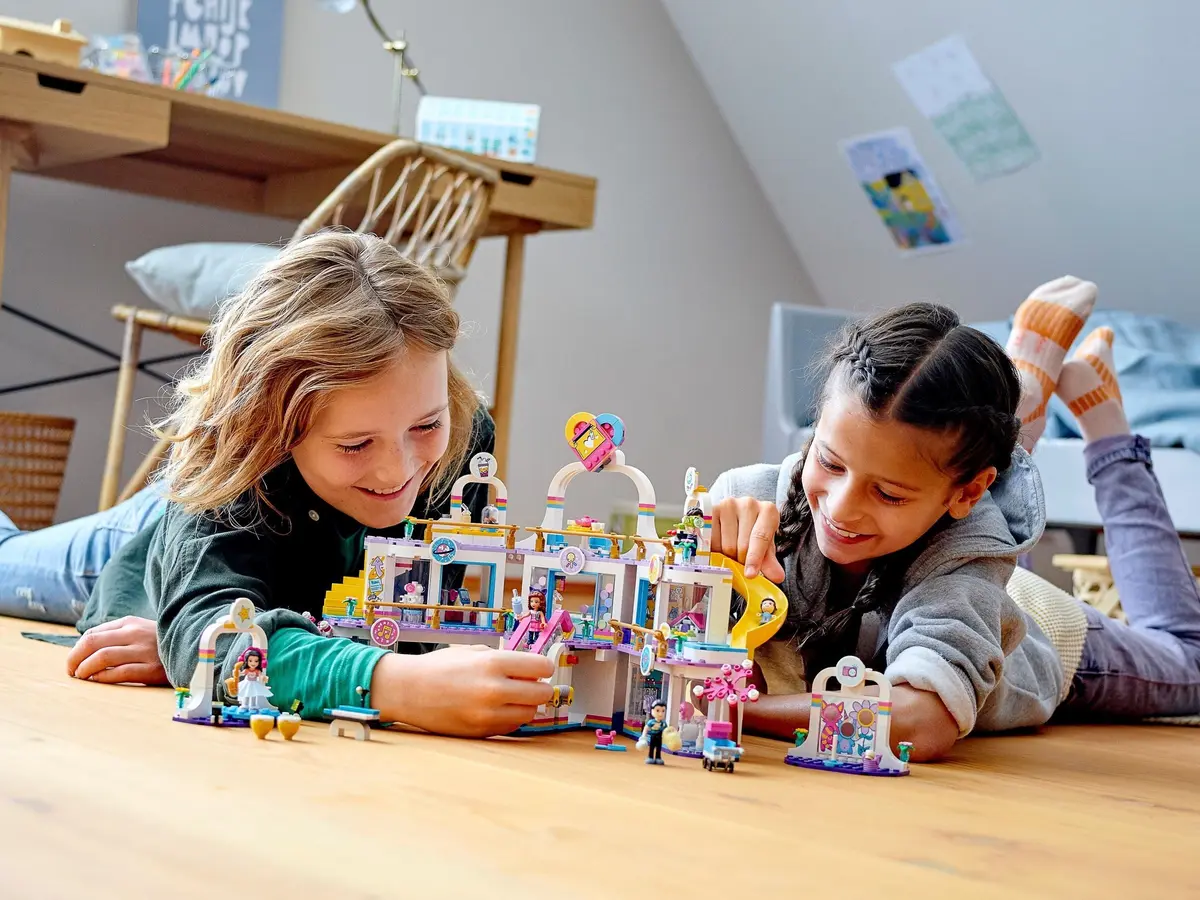 LEGO Friends 41450 Heartlake City Shopping Mall set, image 10