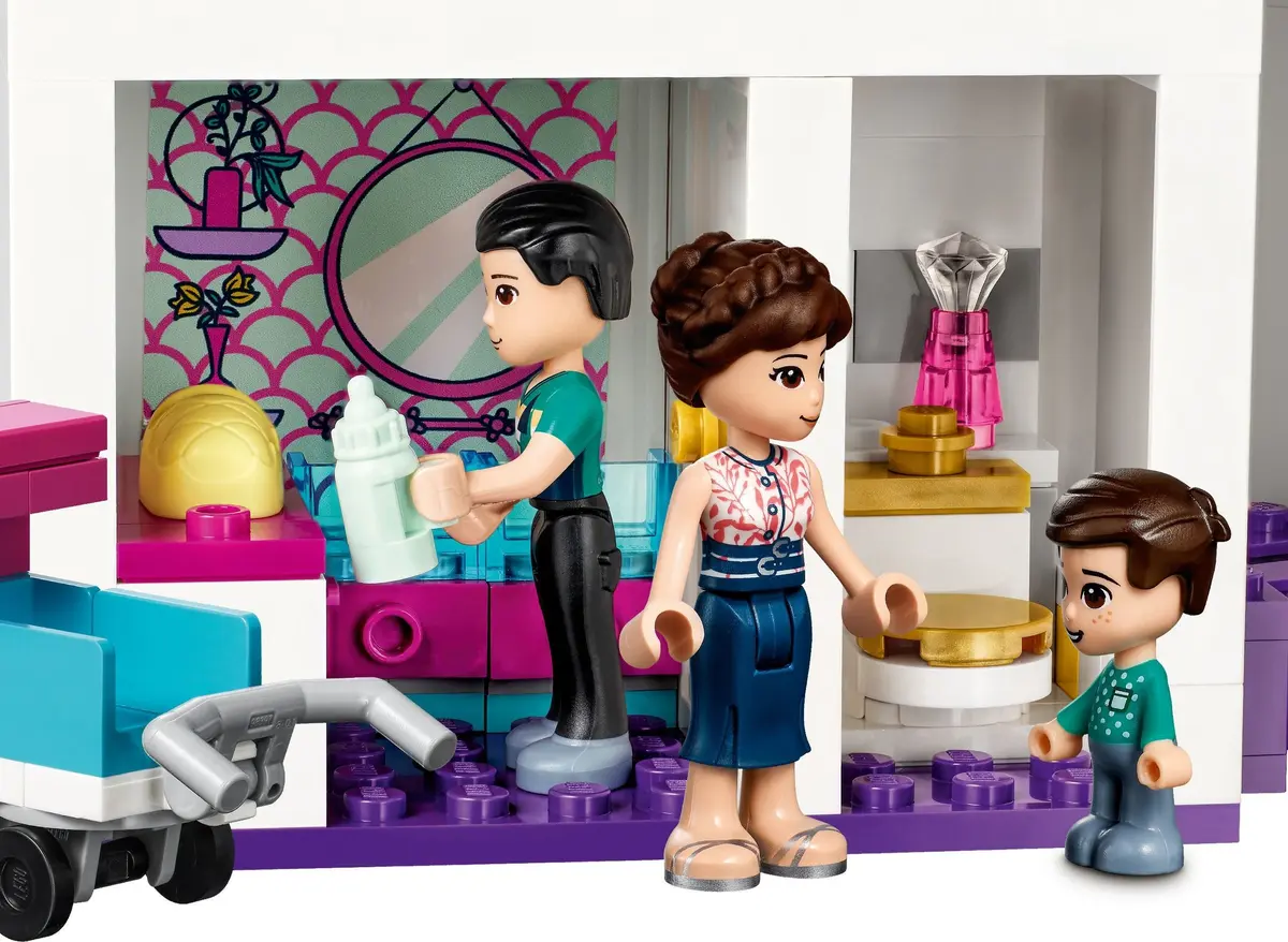 LEGO Friends 41450 Heartlake City Shopping Mall set, image 3