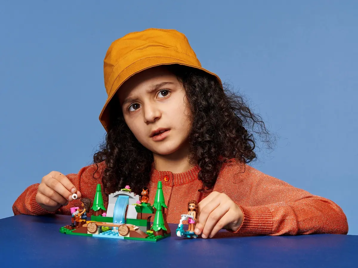 LEGO Friends 41677 Forest Waterfall set, image 5