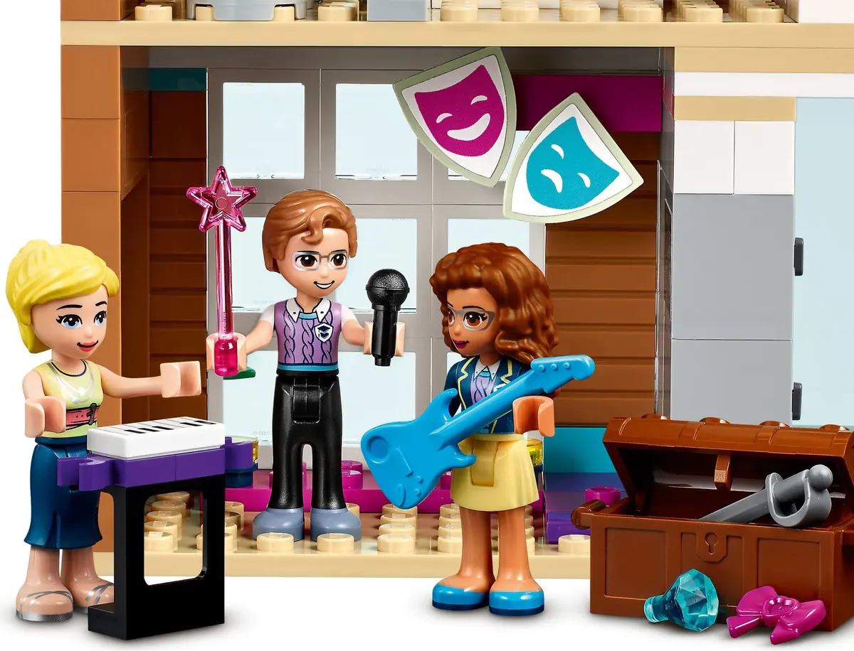LEGO Friends 41682 Heartlake City School set, image 3