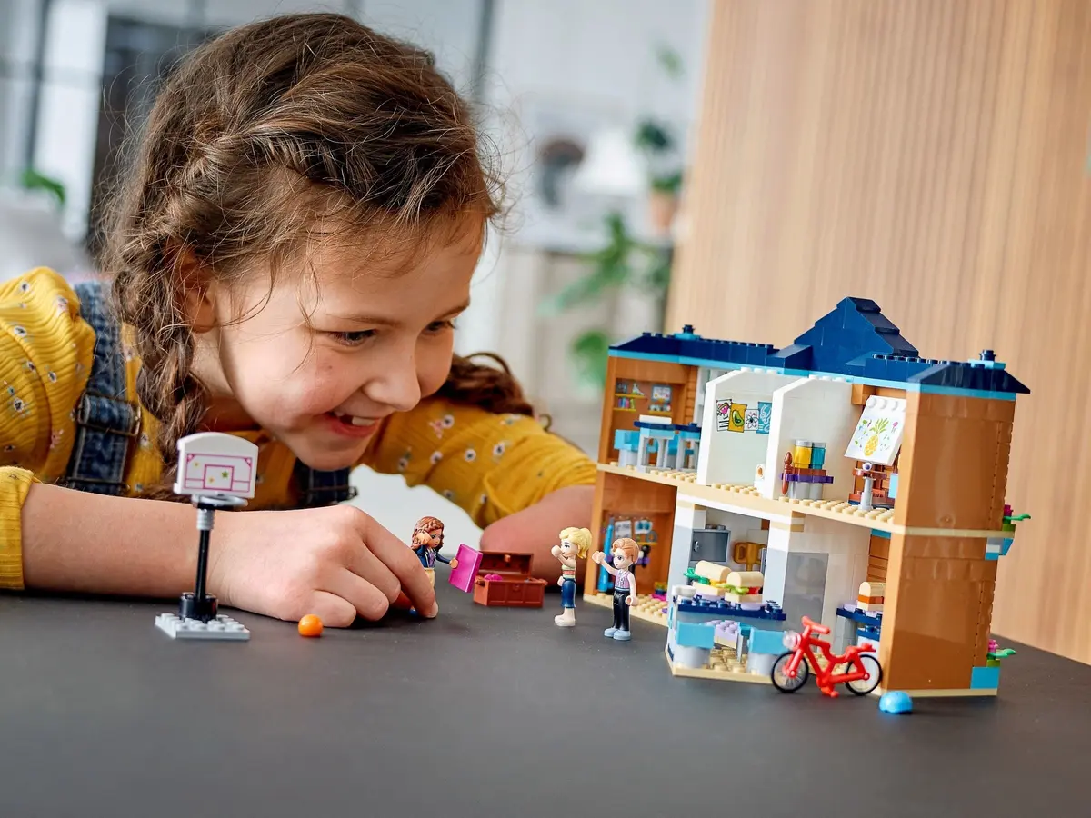 LEGO Friends 41682 Heartlake City School set, image 11