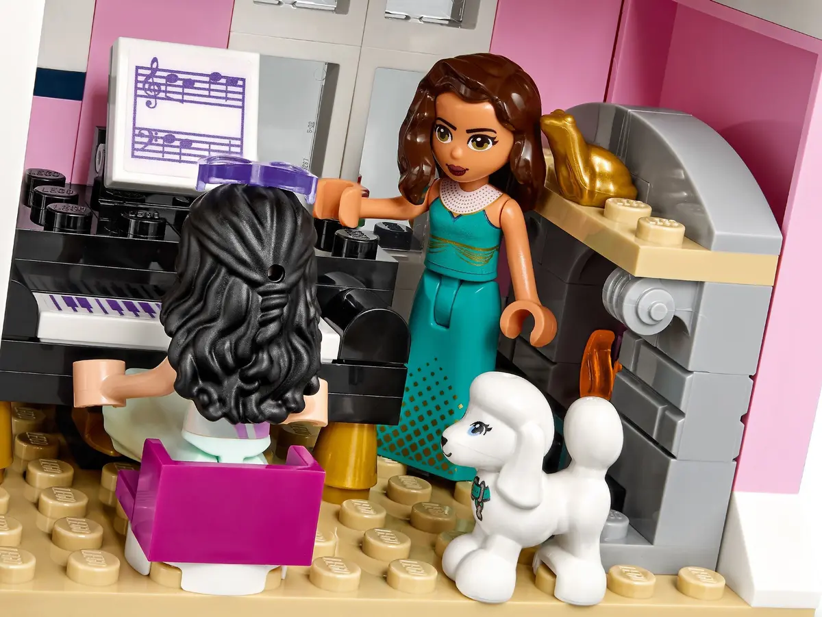 LEGO Friends 41684 Heartlake City Grand Hotel set, image 7