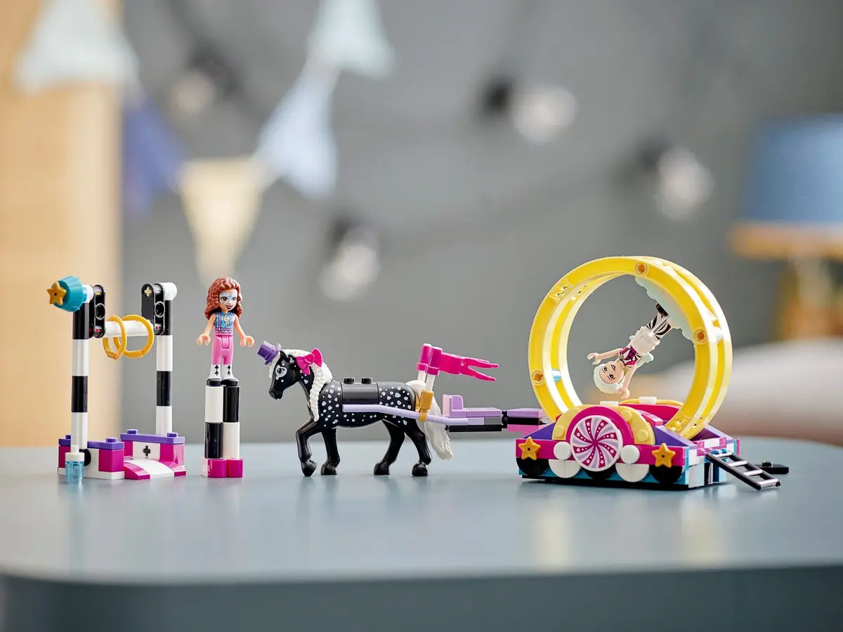 LEGO Friends 41686 Magical Acrobatics set, image 9
